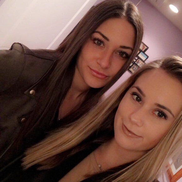 Meet your Posher, Stephanie - Picture 1 of 1